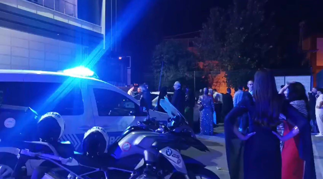 diyarbakirdaki bir dugun salonunda cikan kavgada 2 kisi yaralandi 1 bvfKYEYO