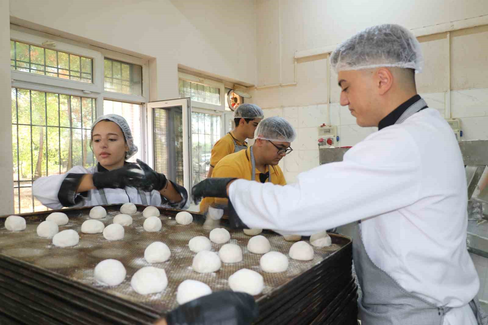 diyarbakirdaki meslek liseleri fabrika gibi calisiyor gecen yilki ciro 230 milyon lira 0 SR2gj8ii