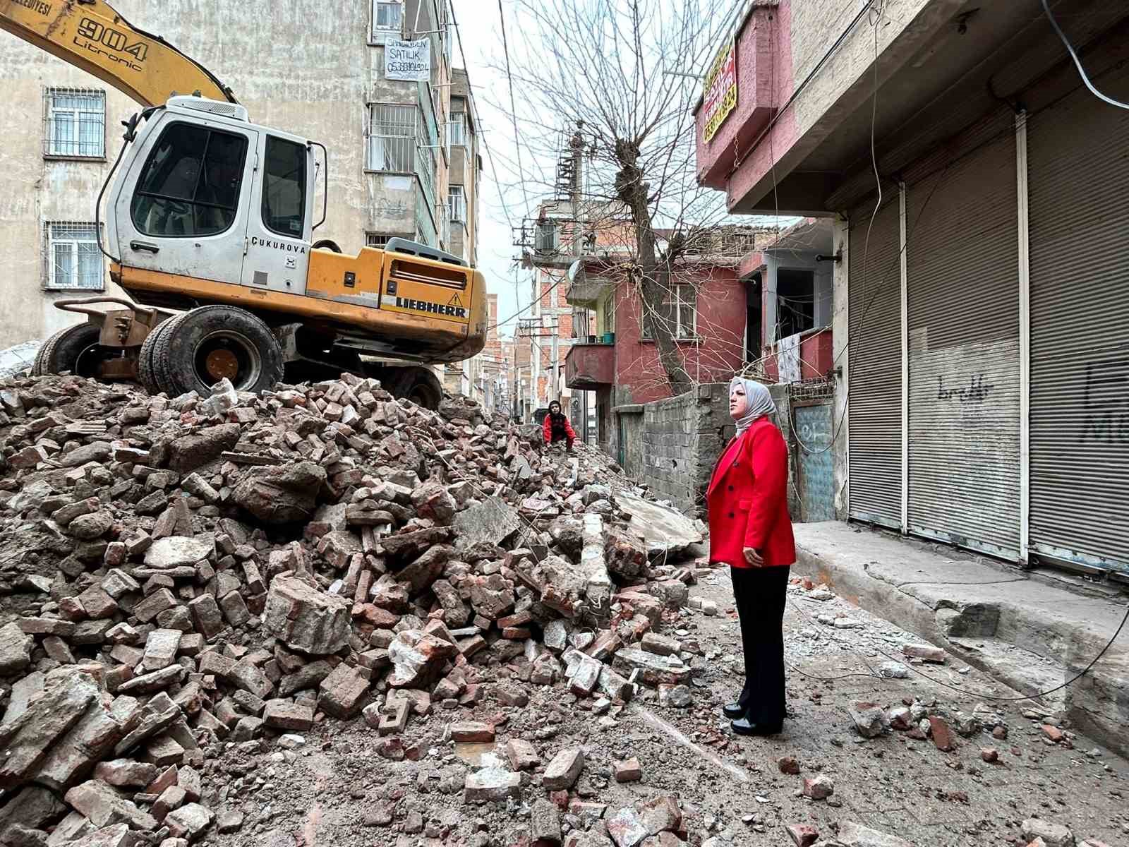 diyarbakirdaki metruk binalarin yikimina devam ediliyor 0 IHQ77kre