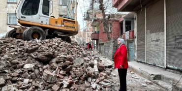 diyarbakirdaki-metruk-binalarin-yikimina-devam-ediliyor-EVJ6CC4Q.jpg