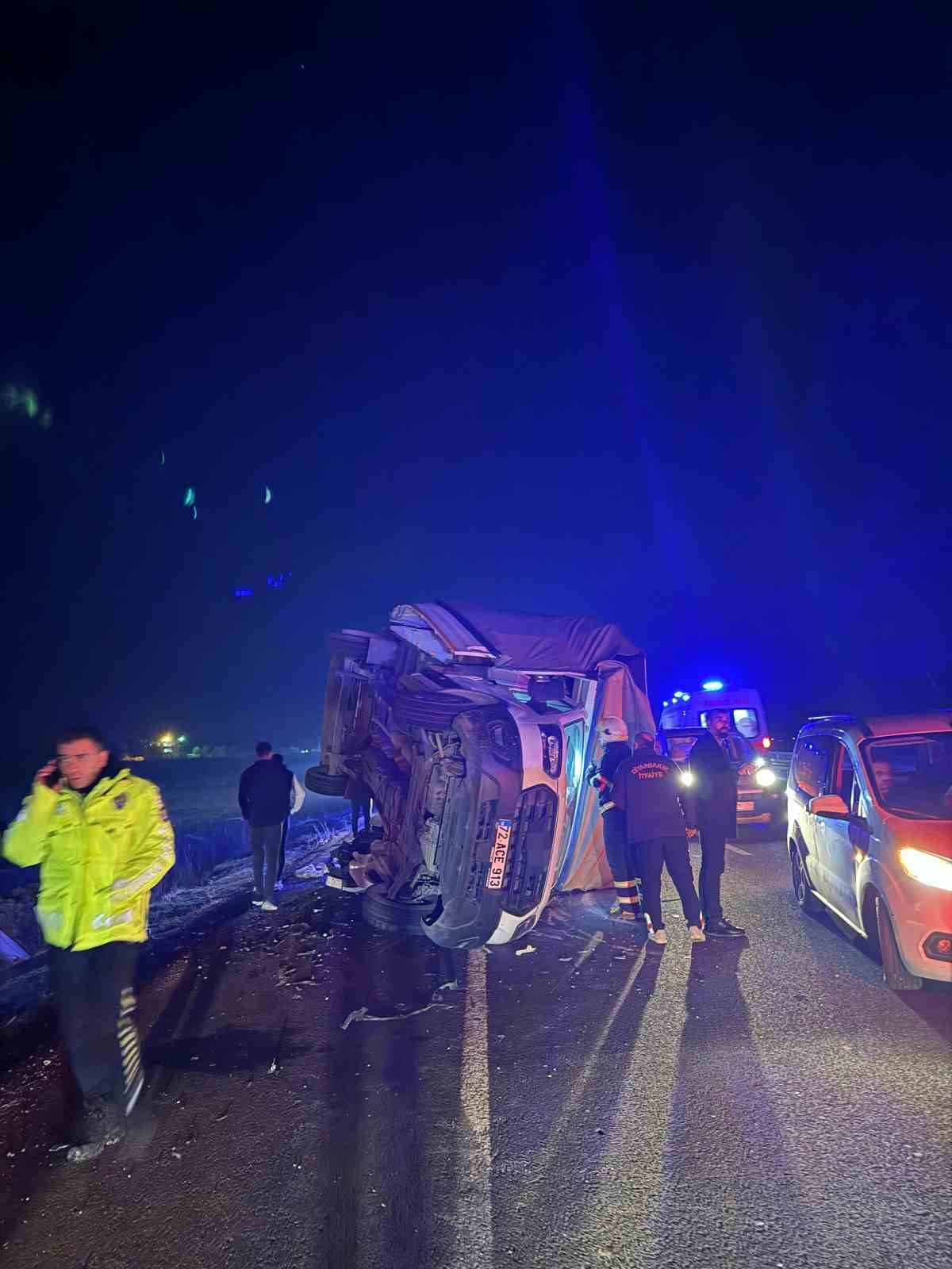Diyarbakır’ın Bismil ilçesinde meydana gelen zincirleme trafik kazasında ölü ve yaralıların olduğu bildirildi. Olay yerine polis, jandarma, itfaiye ve sağlık ekipleri sevk edildi. 6 diyarbakirin bismil ilcesinde meydana gelen zincirleme trafik kazasinda olu ve yaralilarin oldugu bildirildi olay nhsJX2Mz
