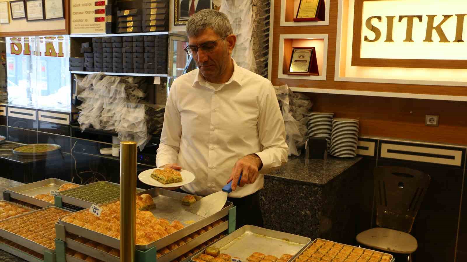 diyarbakirin en unlu tatlicisi bir yil da 40 tona yakin tatli satti 11 ic3I2ib1