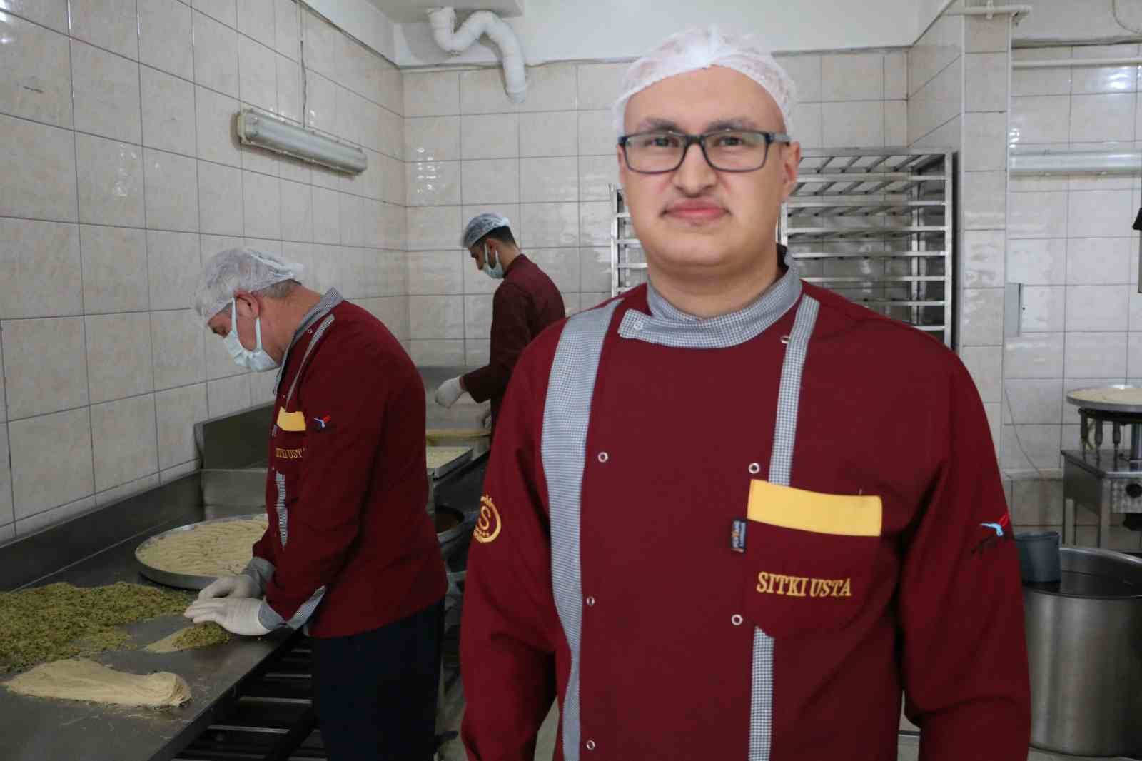 diyarbakirin en unlu tatlicisi bir yil da 40 tona yakin tatli satti 4 hBtaIWRs
