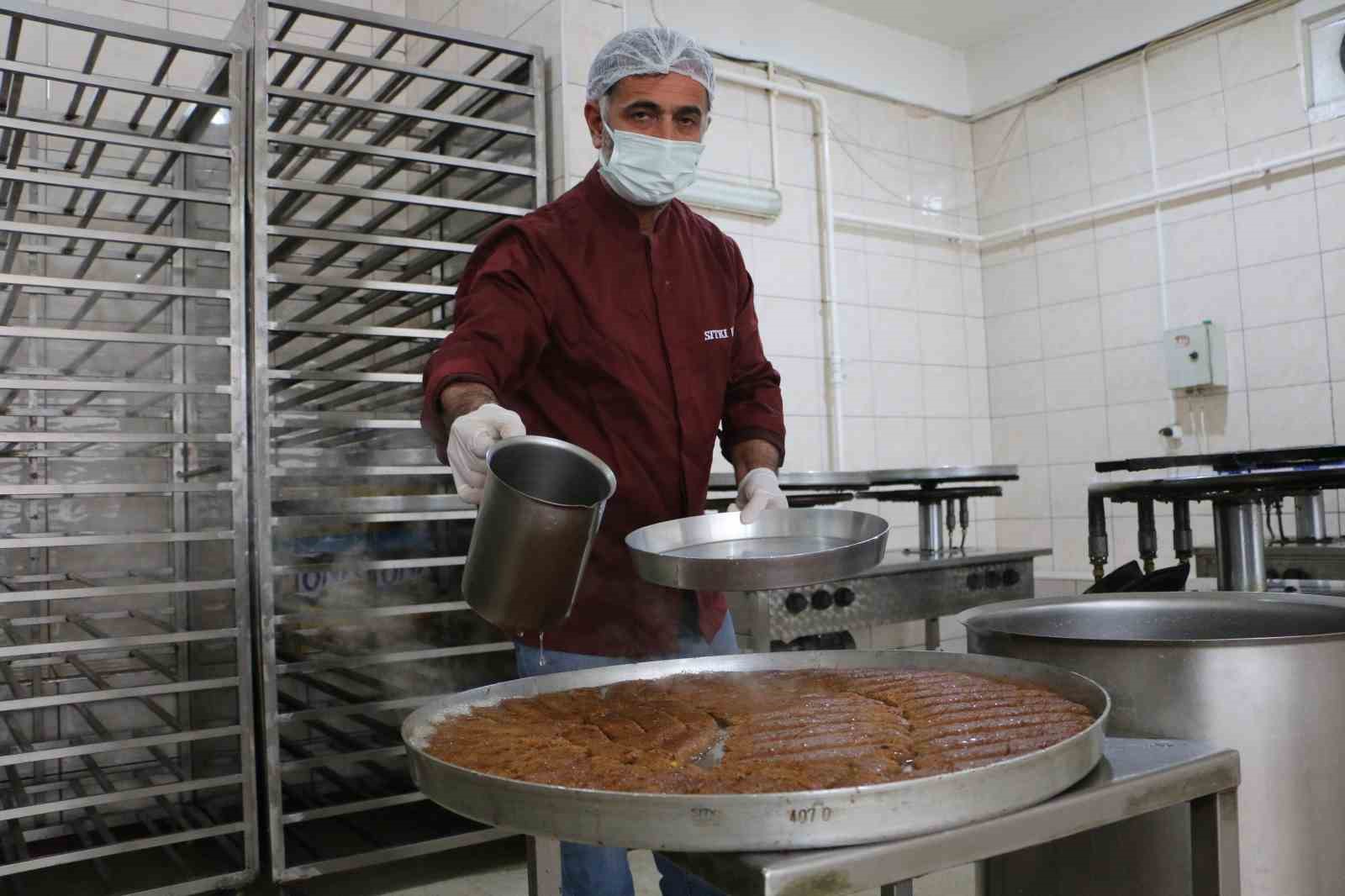 diyarbakirin en unlu tatlicisi bir yil da 40 tona yakin tatli satti 8