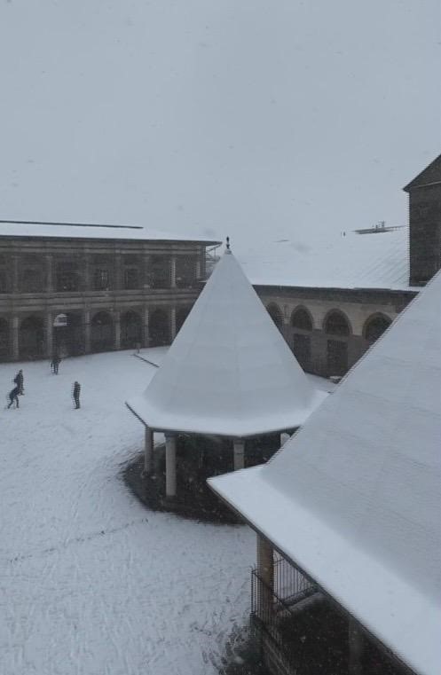 diyarbakirin tarihi mekanlari beyaz ortu ile kaplandi 3 4aeZaZ3u