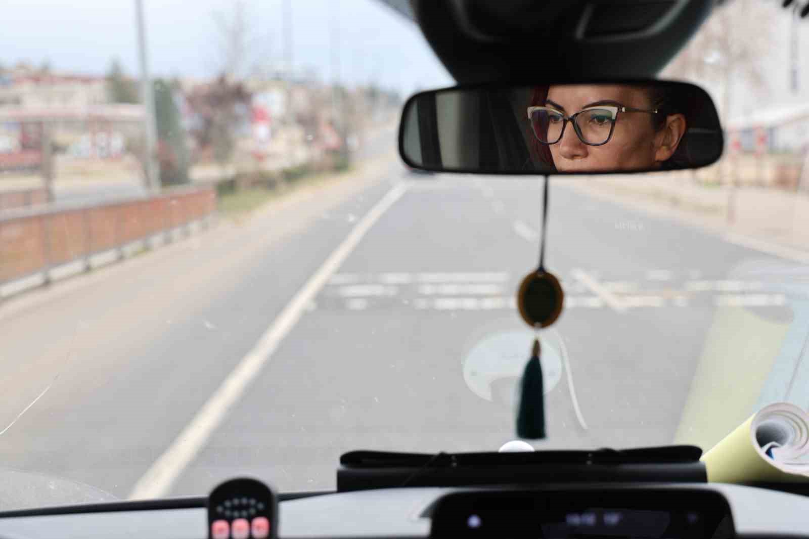 diyarbakirin tek kadin ambulans soforu 5 yildir hayat kurtarmak icin zamanla yarisiyor 1 tEjrjCg8