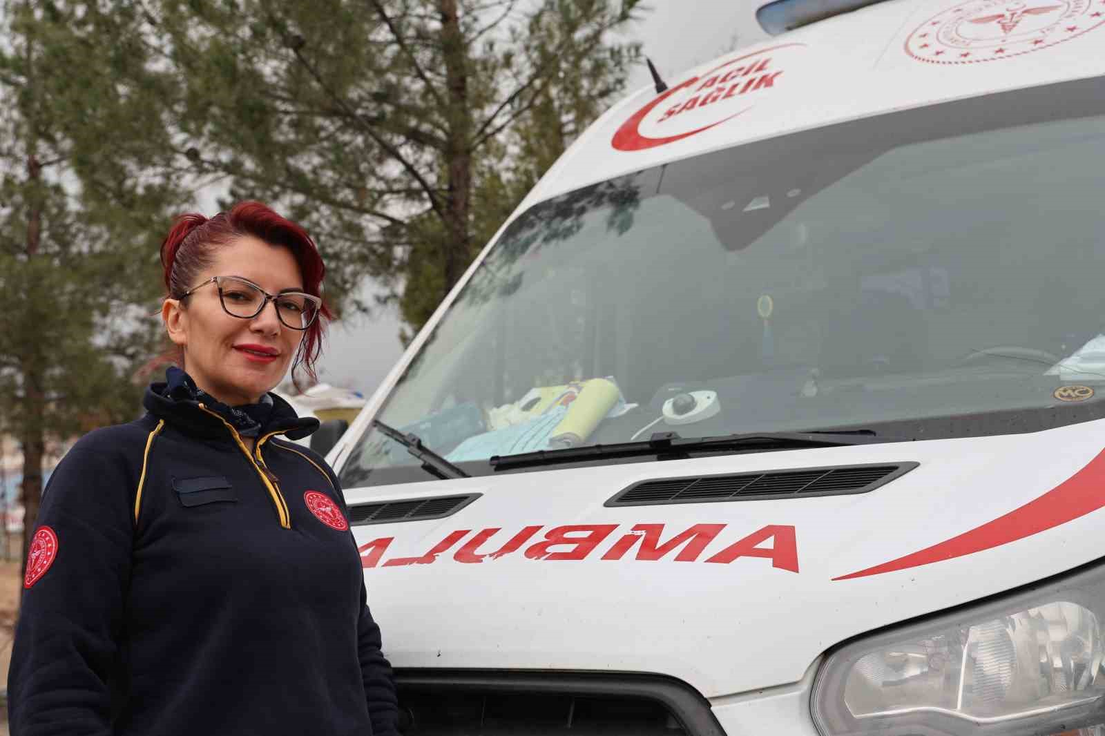 diyarbakirin tek kadin ambulans soforu 5 yildir hayat kurtarmak icin zamanla yarisiyor 3
