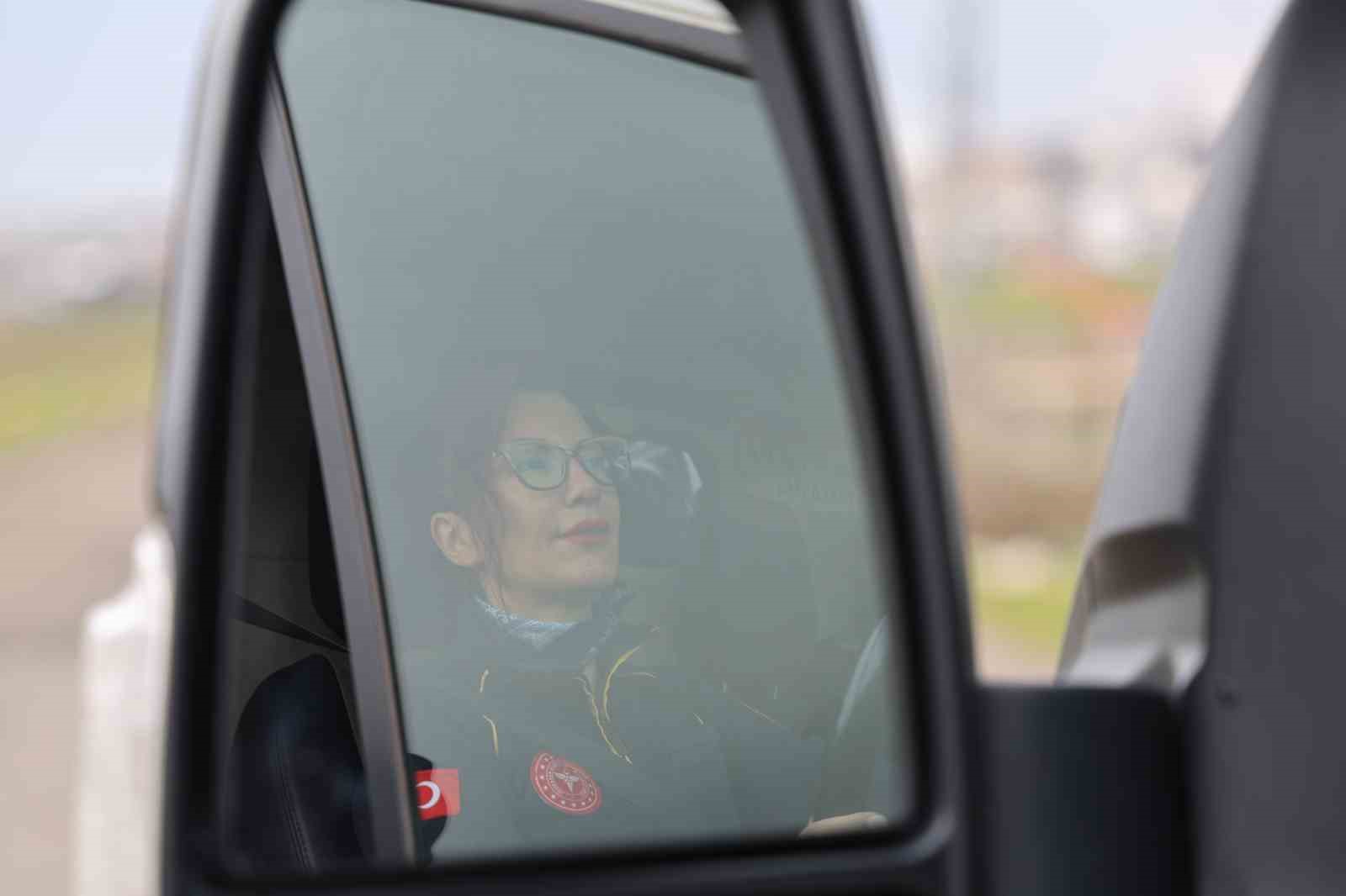 diyarbakirin tek kadin ambulans soforu 5 yildir hayat kurtarmak icin zamanla yarisiyor 7 HItT5MyB