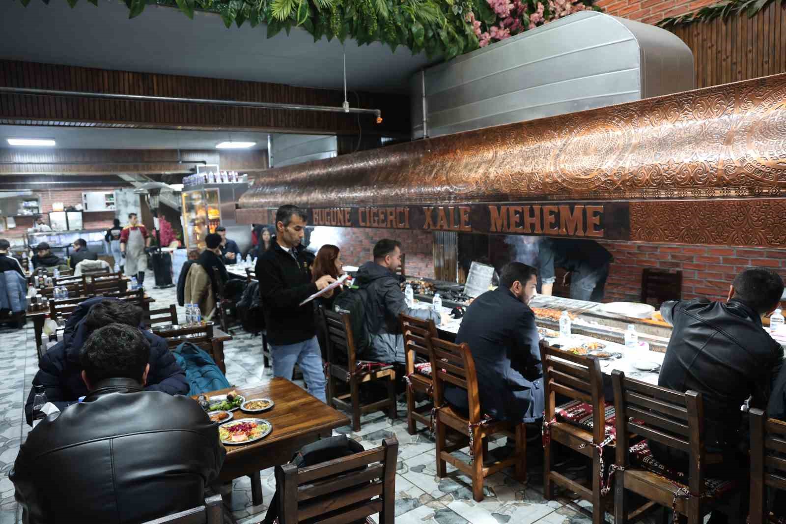 diyarbakirin tescilli ciger kebabi ramazanda da iftar ve sahurda tuketiliyor 6 qXUPMUft