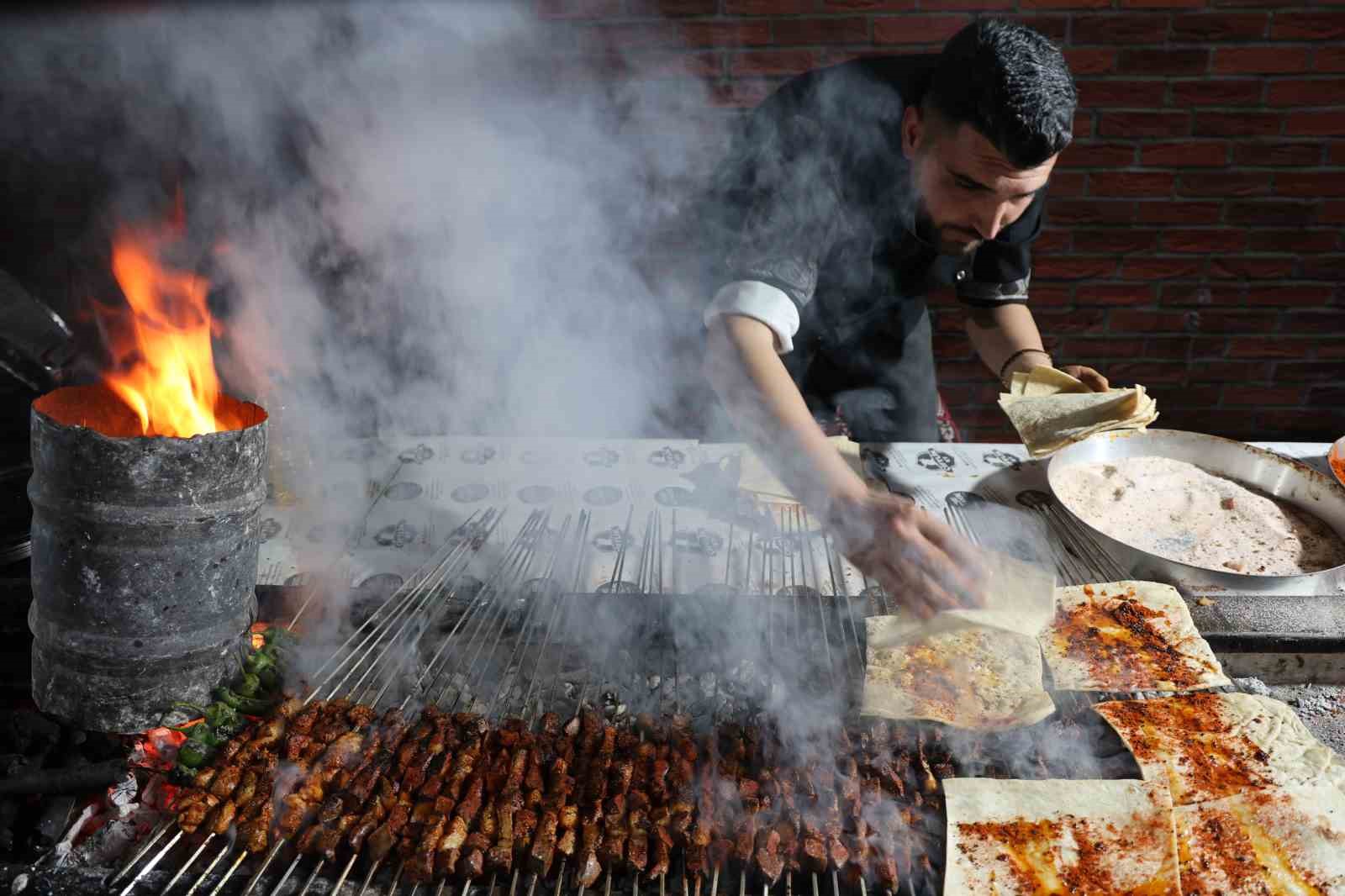 diyarbakirin tescilli ciger kebabi ramazanda da iftar ve sahurda tuketiliyor 9 TYEW3NJC