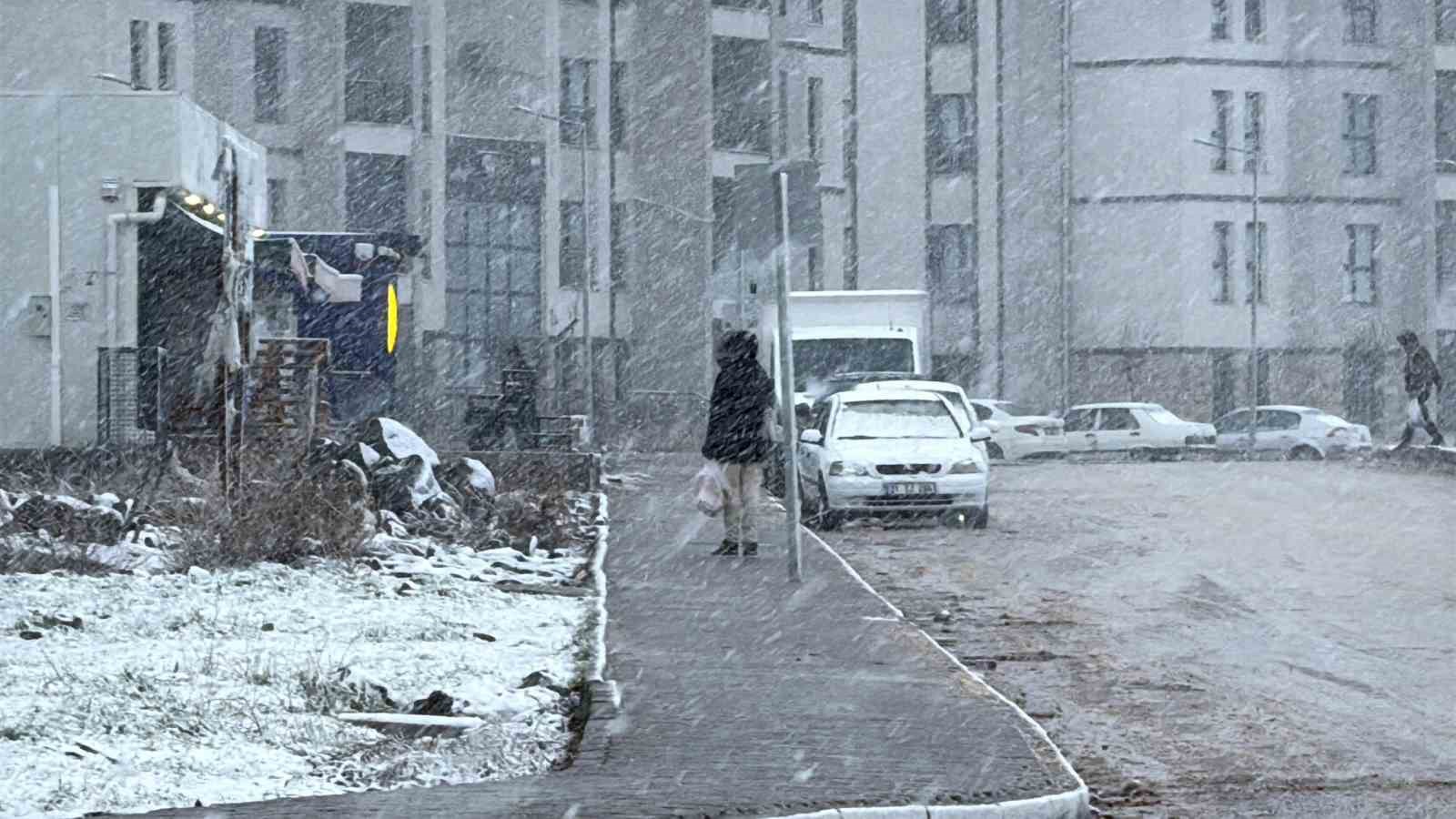 diyarbakirin yuksek kesimlerinde kar yagisi 2