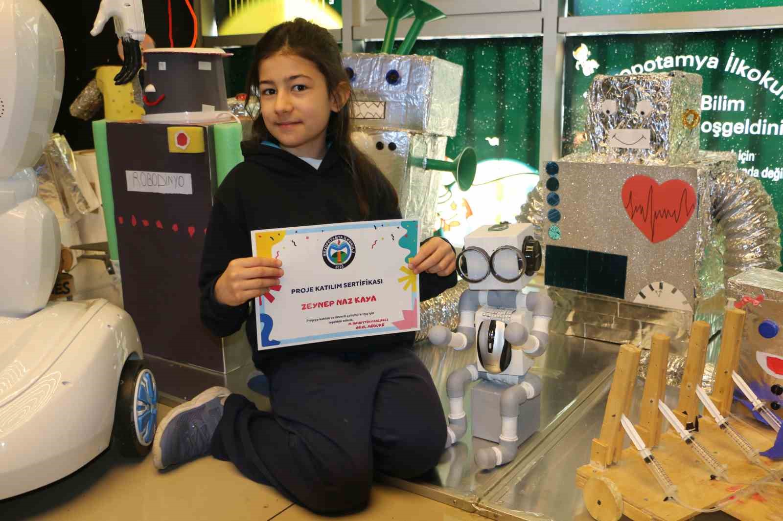 diyarbakirli ogrenciler atik malzemelerden robot yapti 1