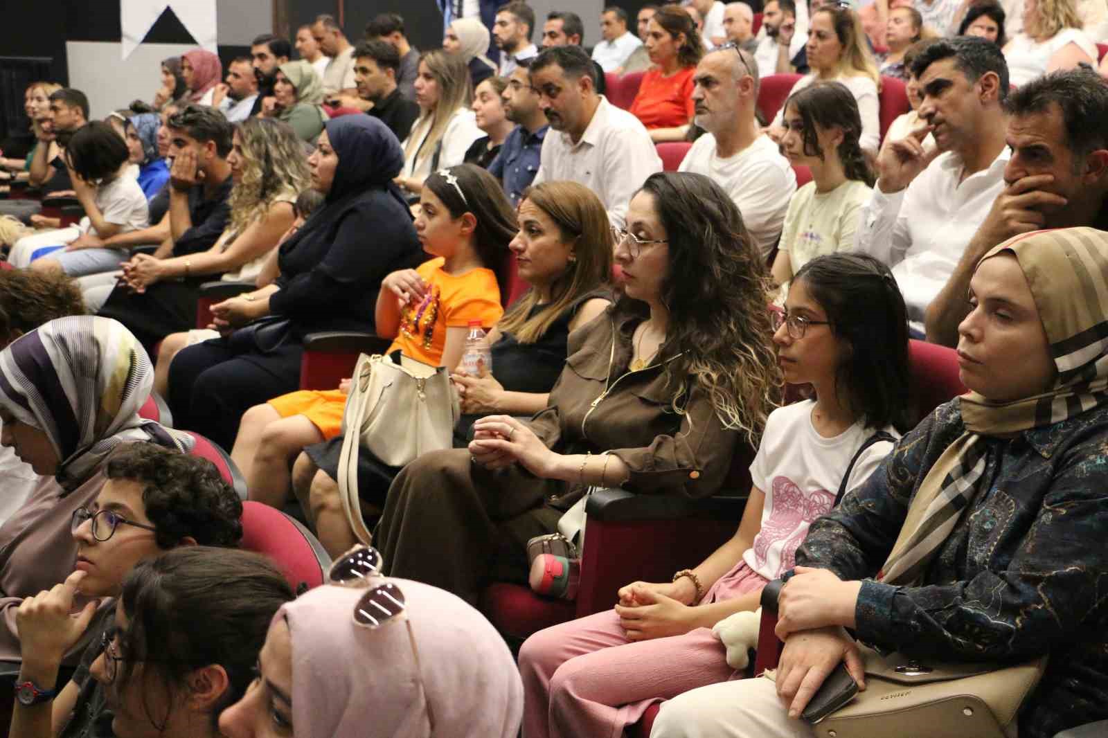 Diyarbakırlı öğrenciler ödüllerini aldı 7 diyarbakirli ogrenciler odullerini aldi 3 QLbXUuAc