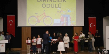 diyarbakirli-ogrenciler-odullerini-aldi-lFbNZhIE.jpg
