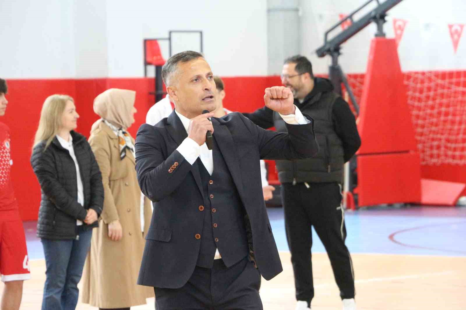 dmd hastasi berkay ve eren kardeslere futsal turnuvasi ile umut oldular 1 h48gbPWF