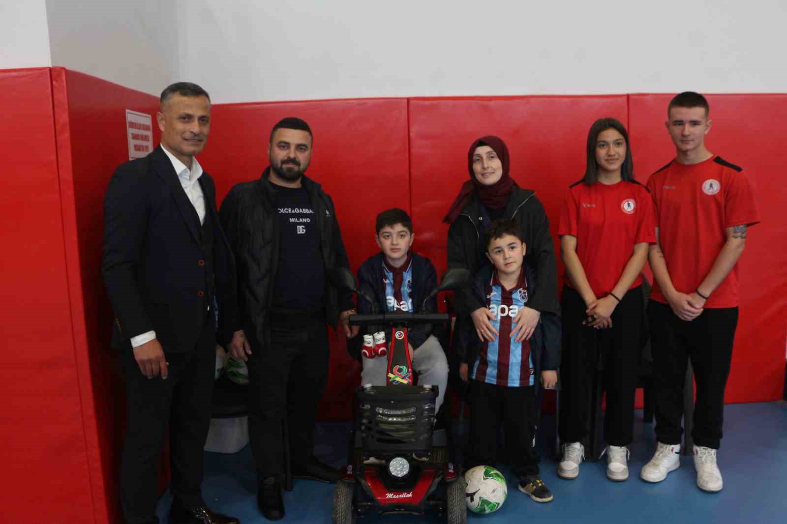 dmd hastasi berkay ve eren kardeslere futsal turnuvasi ile umut oldular 3 bX8NmEW4