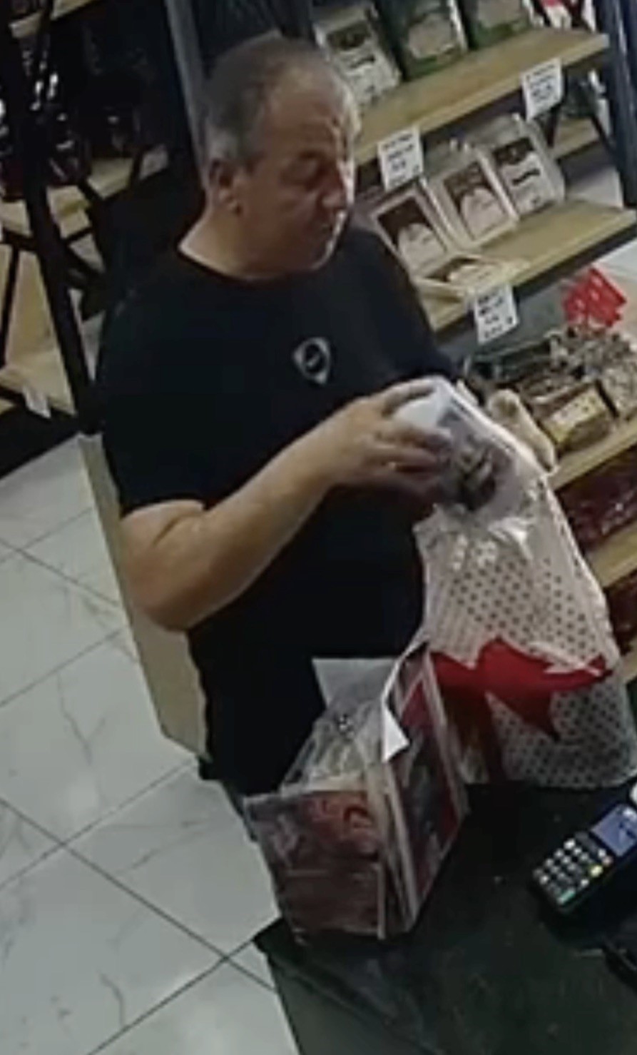dmd hastasi cocuk icin toplanan paralari alip kayiplara karisti 2 rB1LKKqV