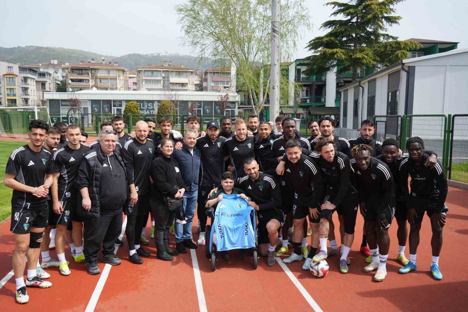 dmd hastasi erayin kocaelispor antrenmani heyecani 1 JKCAOmfr