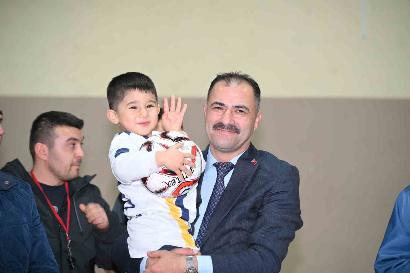 dmd hastasi rahmi kerem icin duzenlenen futsal turnuvasi basladi 0 YWaXbFEU