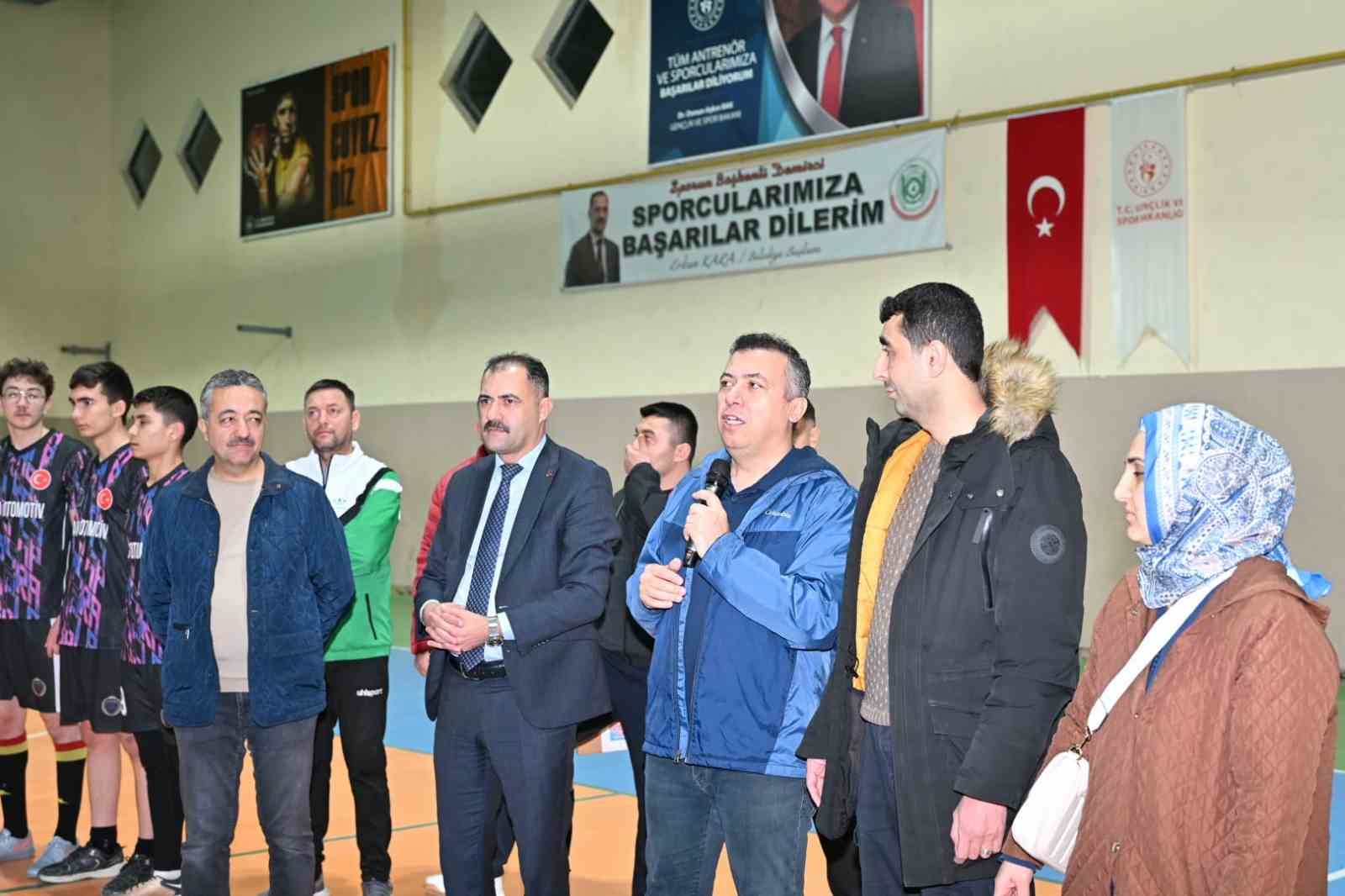 dmd hastasi rahmi kerem icin duzenlenen futsal turnuvasi basladi 3 bVi4ayas