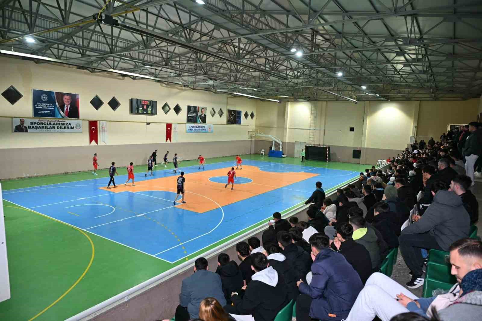 dmd hastasi rahmi kerem icin duzenlenen futsal turnuvasi basladi 5 iLZ5HPmJ