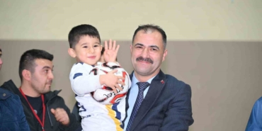 dmd-hastasi-rahmi-kerem-icin-duzenlenen-futsal-turnuvasi-basladi-rICx3dYt.jpg
