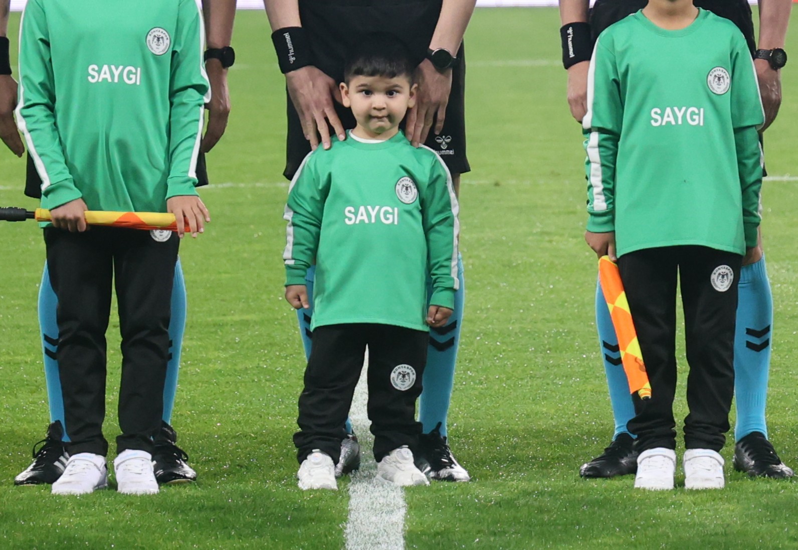 DMD kas hastası minik Mehmet için Konyaspor-Fenerbahçe maçının seremonisinde farkındalık oluşturuldu 4 dmd kas hastasi minik mehmet icin konyaspor fenerbahce macinin seremonisinde farkindalik olusturuldu 0 cb2guu22
