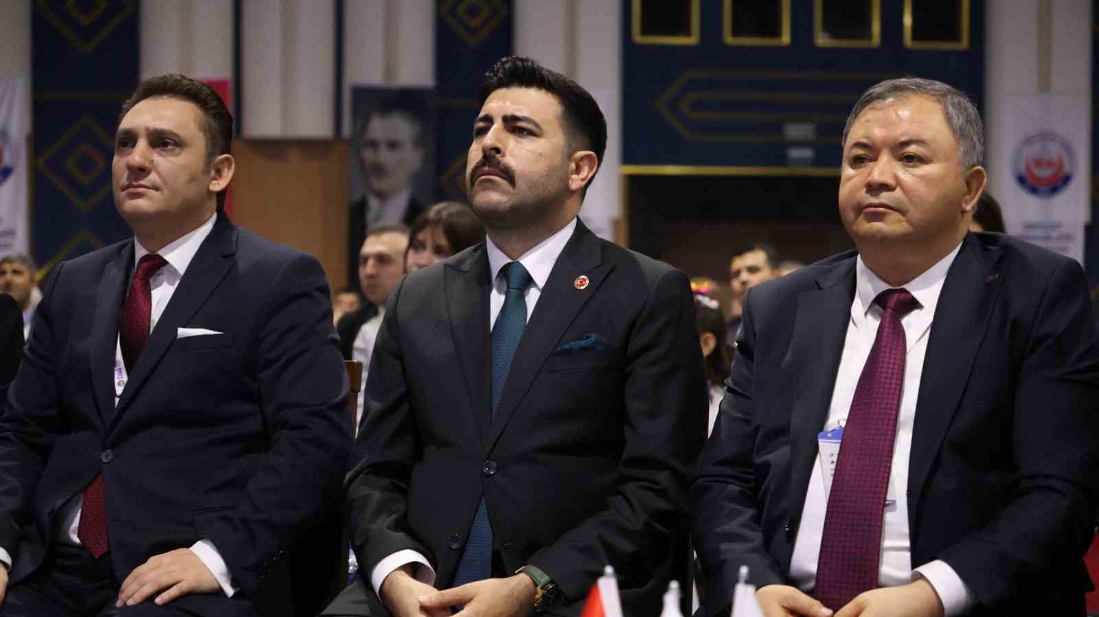 dms genel baskani cengiz genel yetkiyi alarak memurun gercek sesini o masaya yumruk gibi OfEUOPKJ