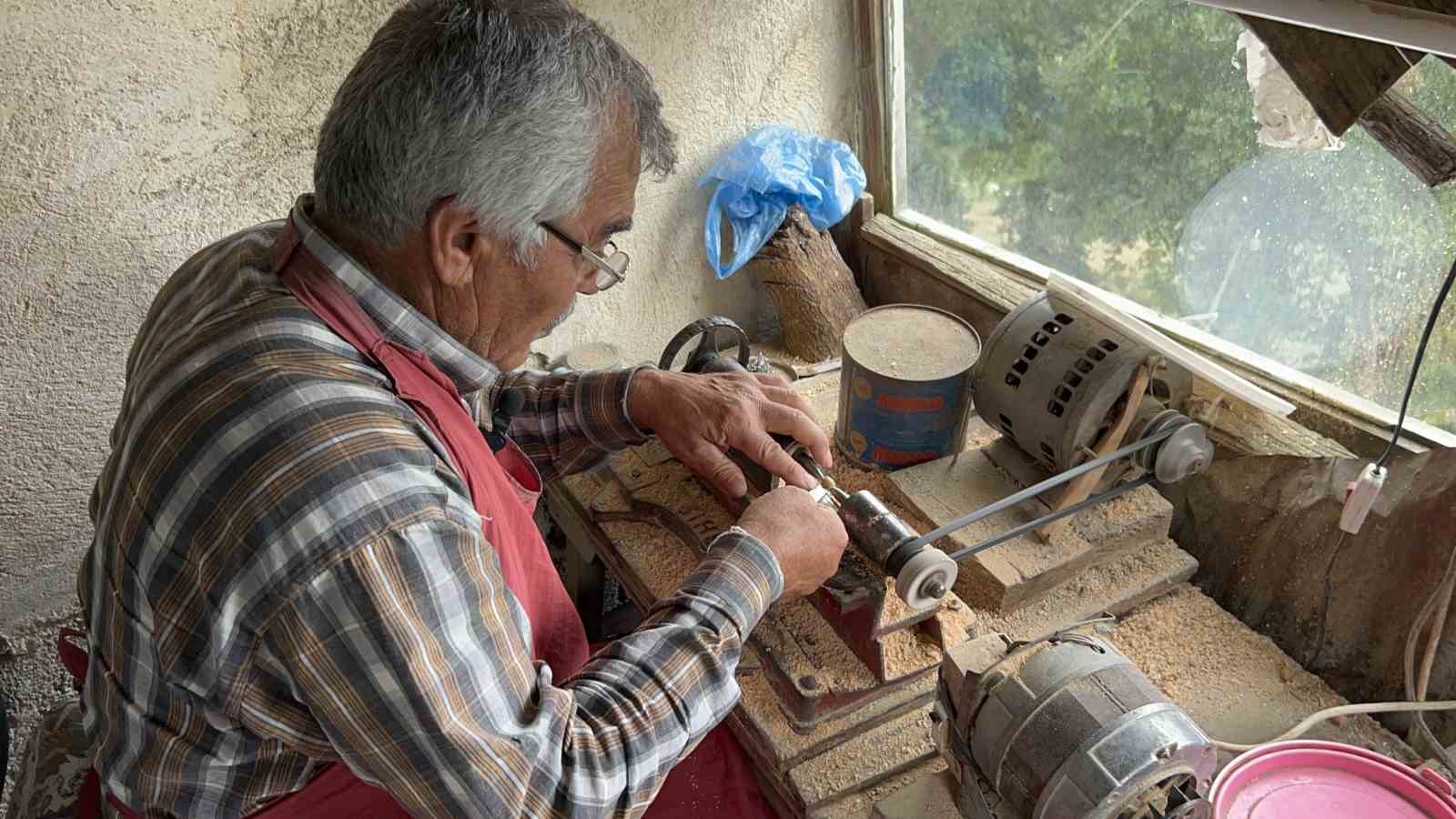 Doğadan topladığı andız çekirdeklerini koleksiyonluk tespihlere dönüştürüyor 7 dogadan topladigi andiz cekirdeklerini koleksiyonluk tespihlere donusturuyor 3 CPX4EjIC