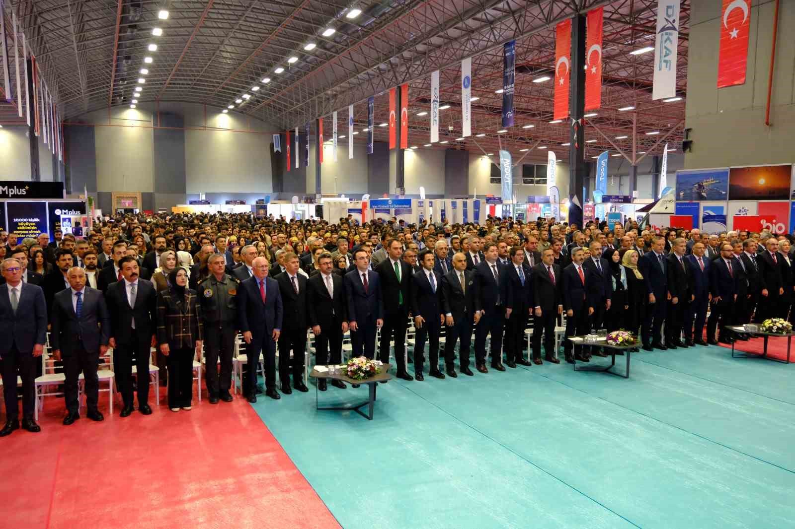 dogu anadolu kariyer fuari kapilarini acti 6 45VqNfkJ