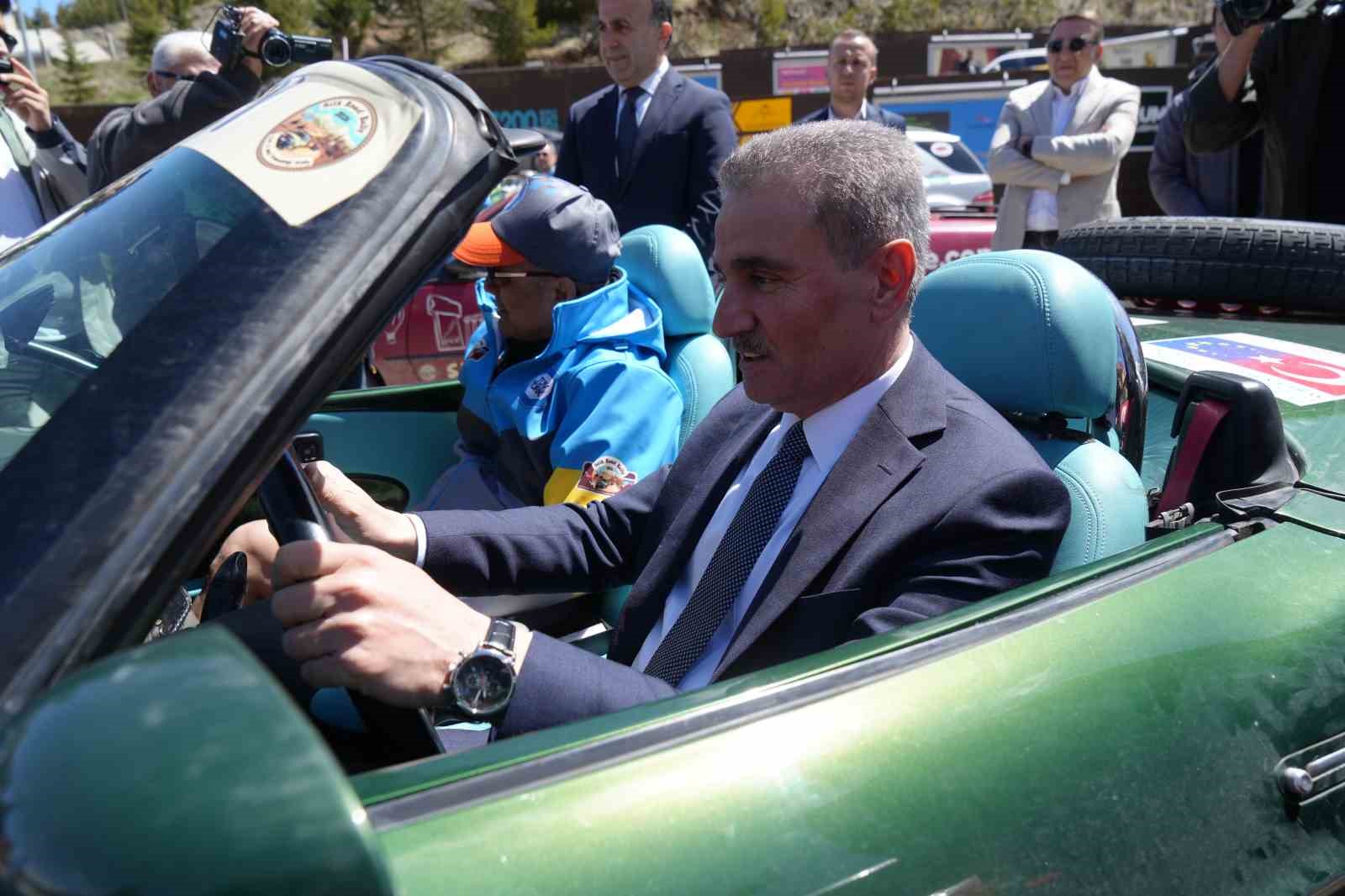 Doğu-Batı Dostluk ve İpek Yolu Rallisi Erzurum’dan Kars’a hareket etti 6 dogu bati dostluk ve ipek yolu rallisi erzurumdan karsa hareket etti 2 MQKk2Ms7