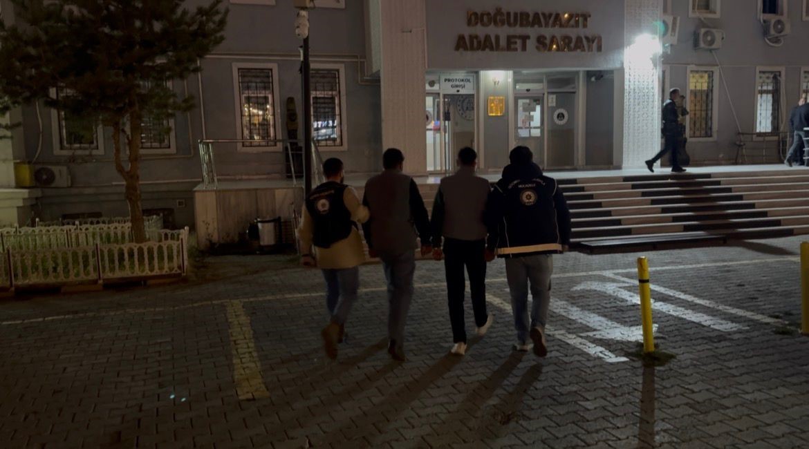 dogubayazitta gocmen kacakciligi operasyonu 14 duzensiz gocmen yakalandi 1 E7e51MXJ