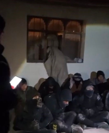 dogubayazitta-gocmen-kacakciligi-operasyonu-14-duzensiz-gocmen-yakalandi-nLfwJ2Pq.jpg