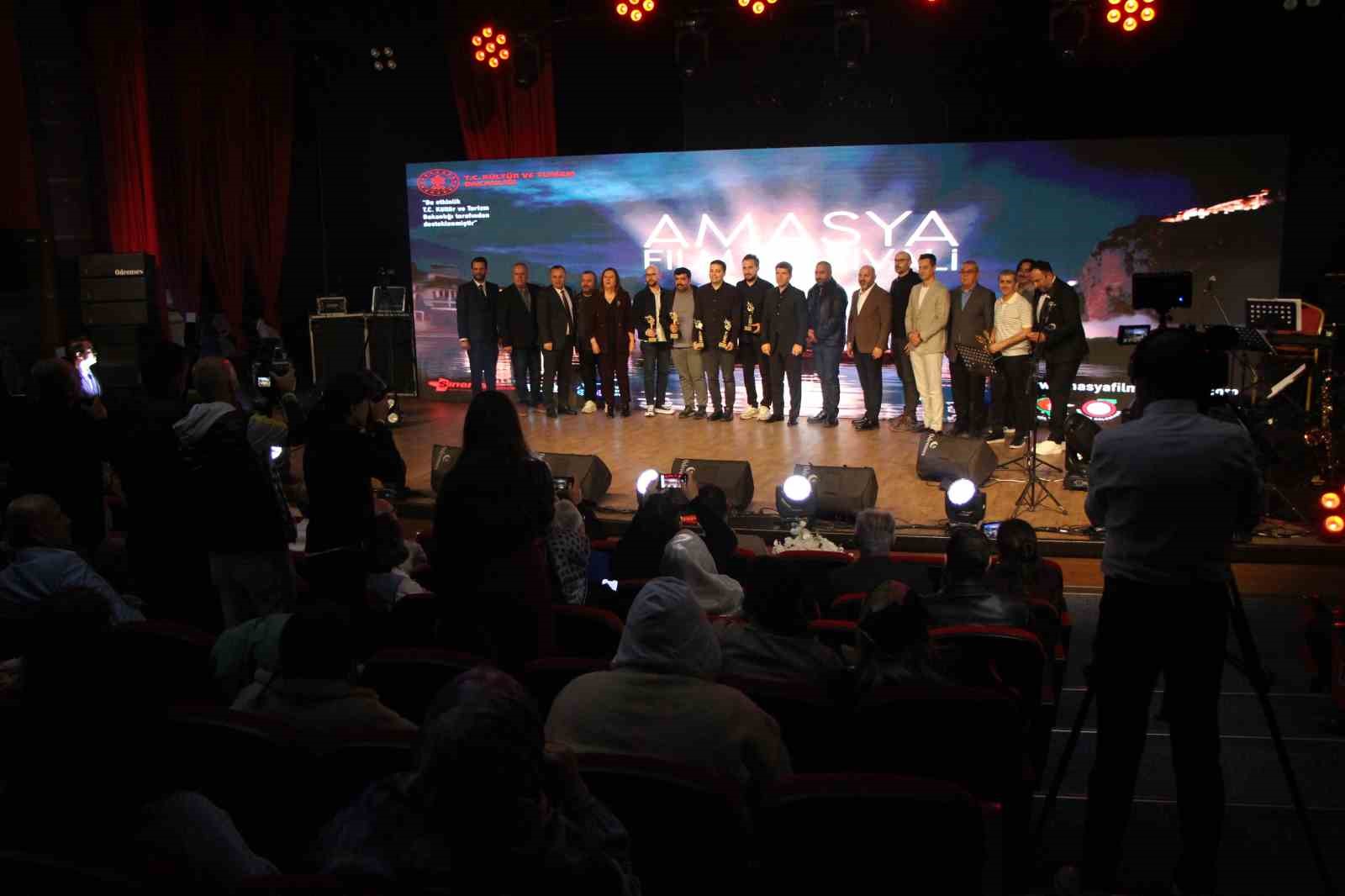 dogudan gelen hayaletlere amasya film festivalinde 3 odul 2 dXVdJeK3