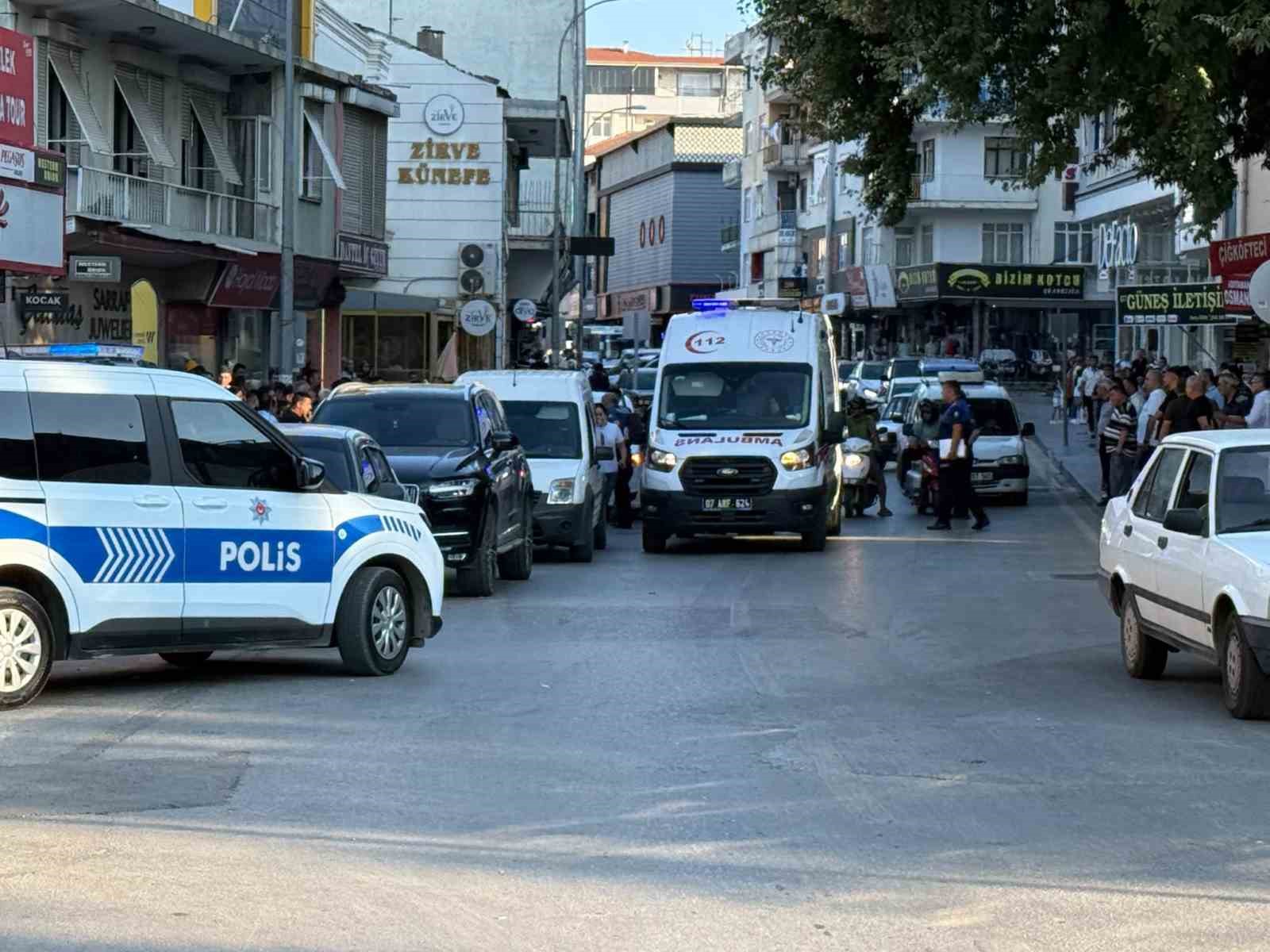 dogum gunu pastasiyla yururken silahli saldiriya ugradi 2 77DDTSct
