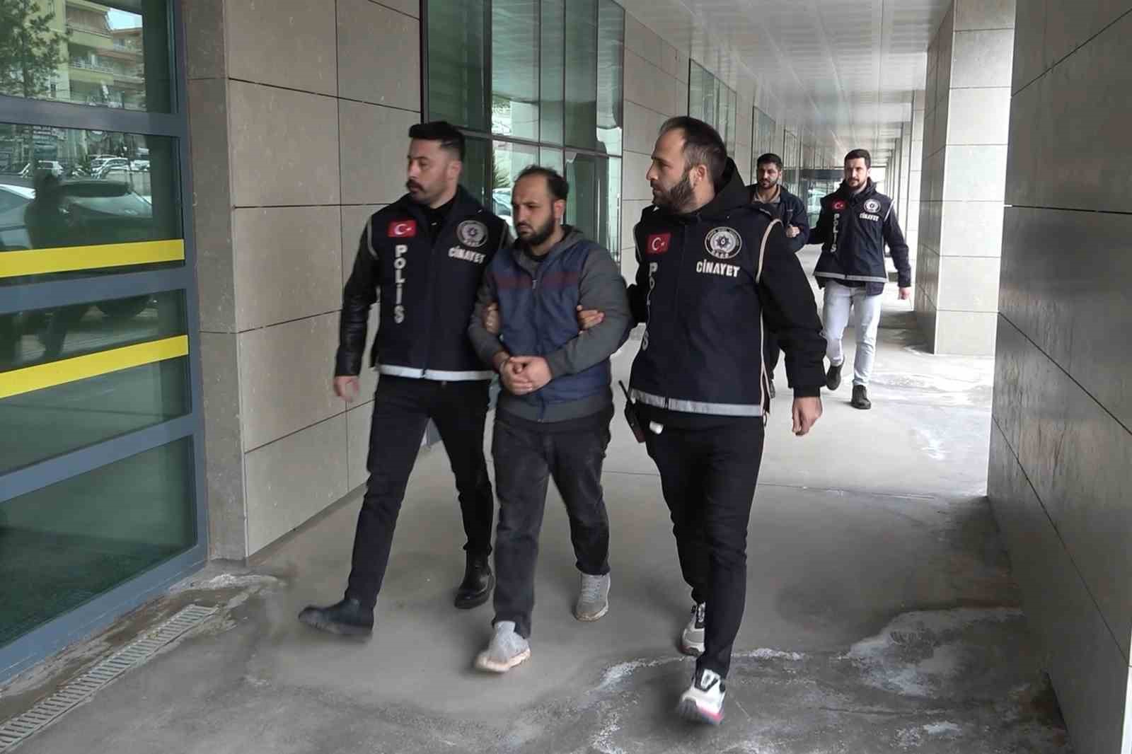 dogum servisinde ablalari ile erkek arkadasini yaralayan 3 kardes tutuklandi 0