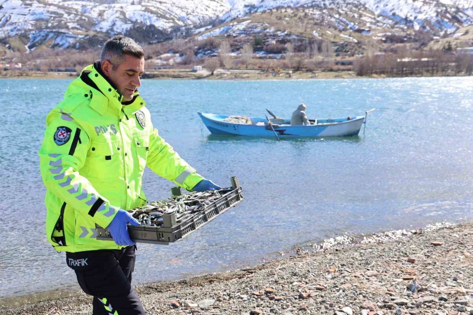 dogunun gizli denizinde sefkat eli polis ekipleri marti ve tavsanlari unutmadi 4