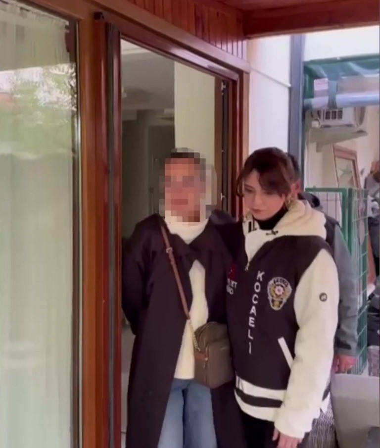 dogurdugu bebegini cop konteynerine atan anne 19 yil sonra hakim karsisinda 1 FcrUhHGg