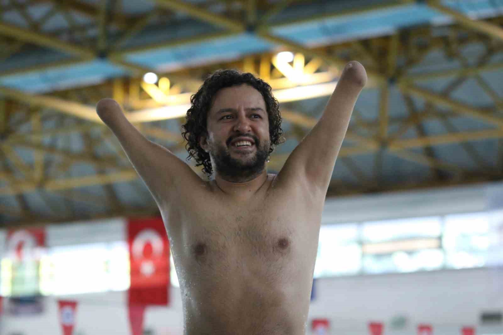 Doğuştan elleri ve ayakları olmayan yüzücü azmiyle 95 madalya kazandı 8 dogustan elleri ve ayaklari olmayan yuzucu azmiyle 95 madalya kazandi 4 jXa8Wjf7