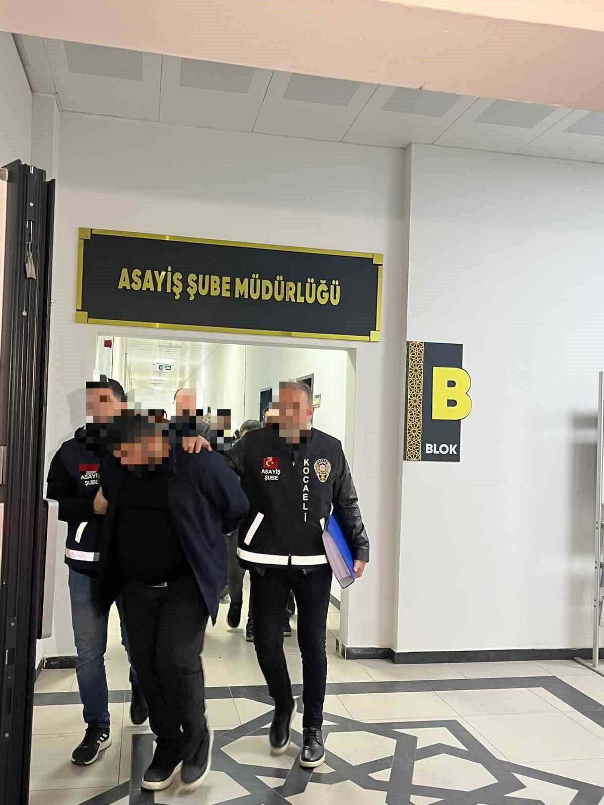 doktor ve is insanina silahli saldiri planlayan suphelilere operasyon 6 gozalti 1 7XhgSuXu
