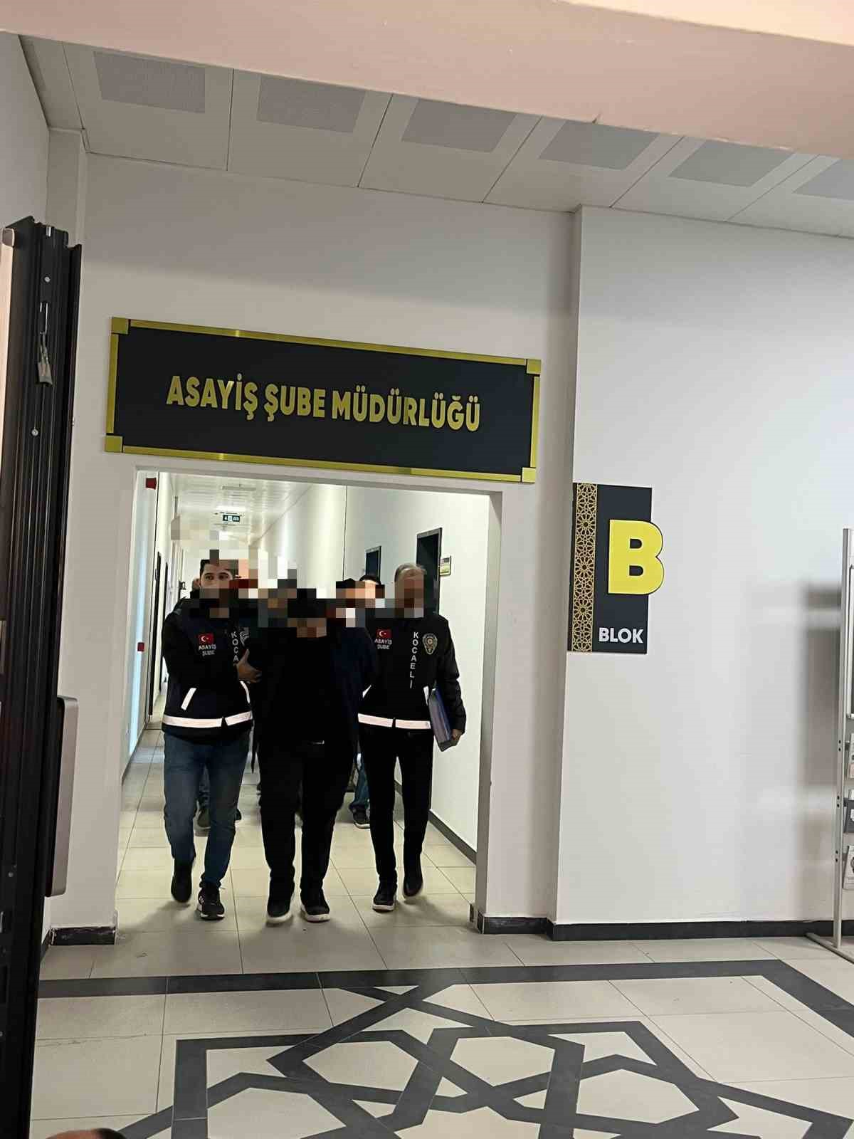doktor ve is insanina silahli saldiri planlayan suphelilere operasyon 6 gozalti 3 mUNhHHYj