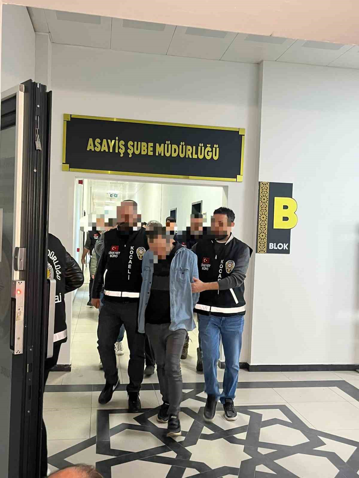doktor ve is insanina silahli saldiri planlayan suphelilere operasyon 6 gozalti 4