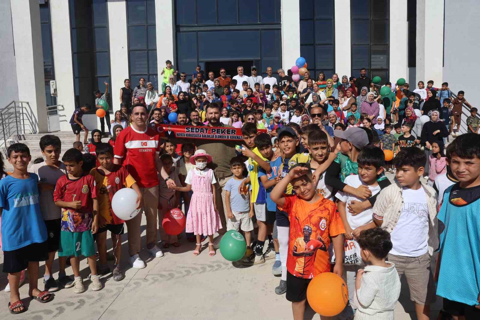 Doktorların yaşayamayacağını söylediği 8 yaşındaki Hülya’nın beyin tümörüne karşı geçirdiği başarılı ameliyat gökyüzüne bırakılan balonlarla kutlandı 8 doktorlarin yasayamayacagini soyledigi 8 yasindaki hulyanin beyin tumorune karsi gecirdigi basarili ameliyat gokyuzune birakilan 4cHQq1VQ