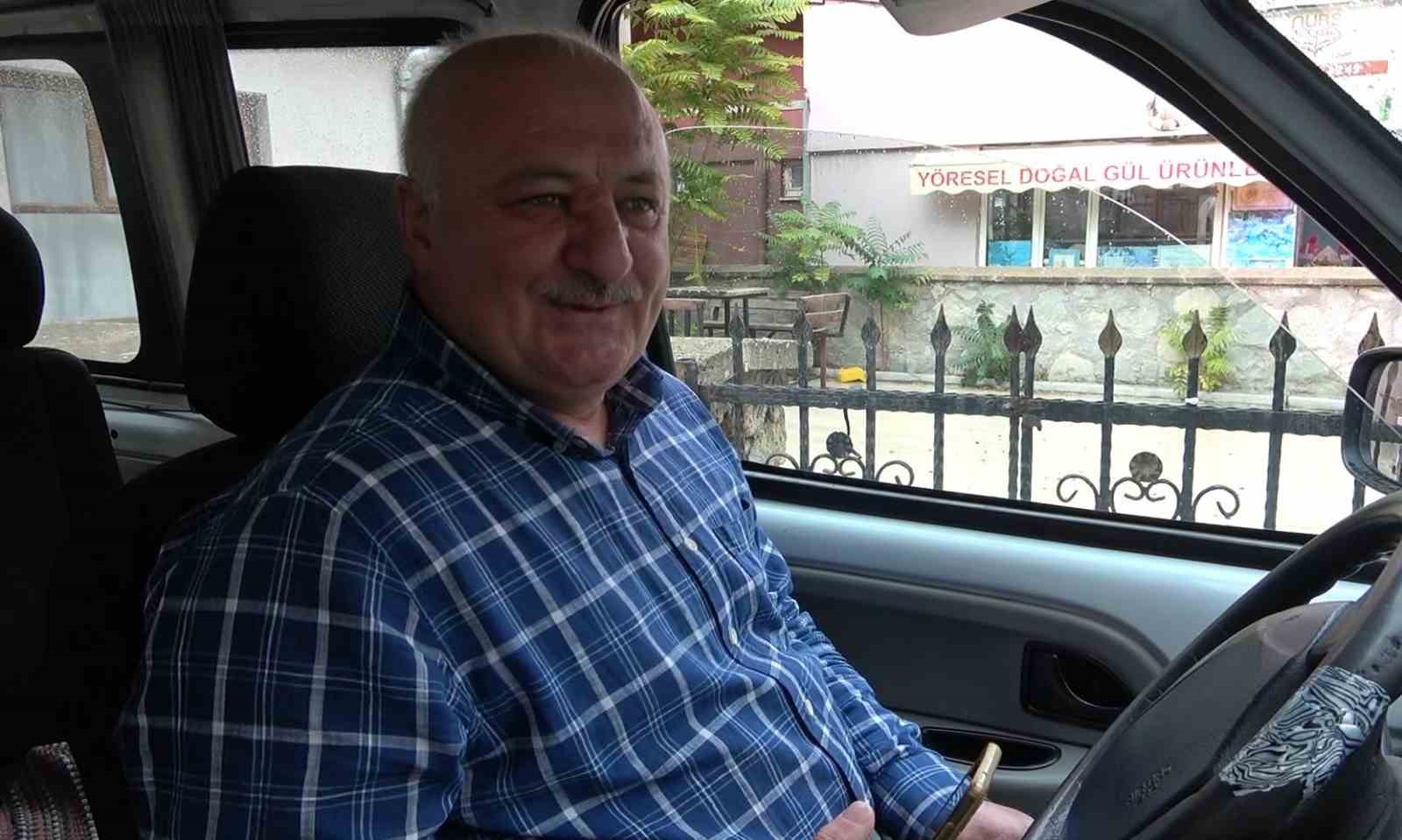 Dolandırıcı, 7 bin lirasını aldığı vatandaşın araç muayene randevusunu almayı ihmal etmedi 4 dolandirici 7 bin lirasini aldigi vatandasin arac muayene randevusunu almayi ihmal etmedi 0 Jlnldh8p