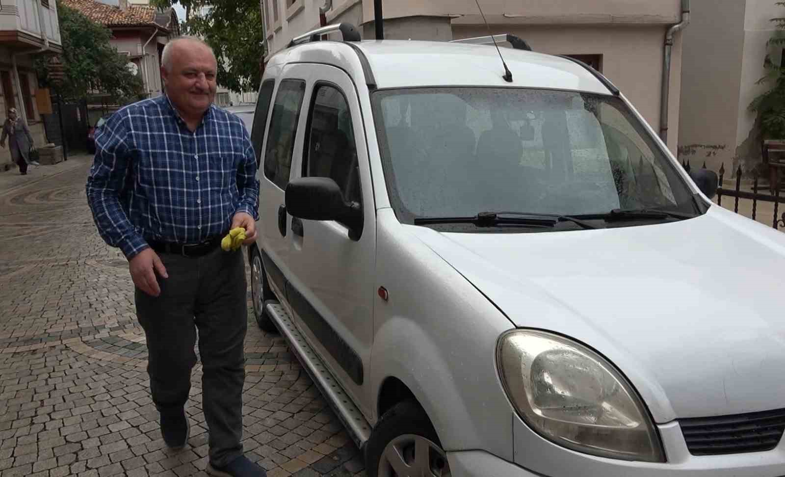 Dolandırıcı, 7 bin lirasını aldığı vatandaşın araç muayene randevusunu almayı ihmal etmedi 6 dolandirici 7 bin lirasini aldigi vatandasin arac muayene randevusunu almayi ihmal etmedi 2