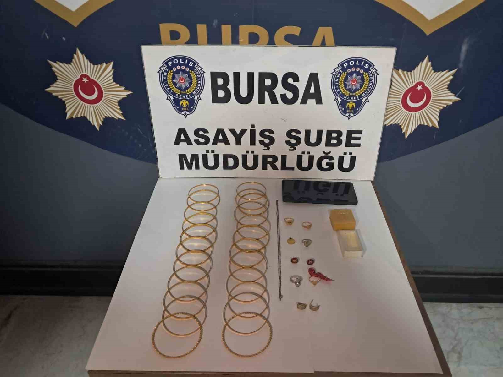 Dolandırıcı tesadüfen emekli polis memurunun taksisine binince bütün planları altüst oldu 5 dolandirici tesadufen emekli polis memurunun taksisine binince butun planlari altust oldu 1 rskLuBhG
