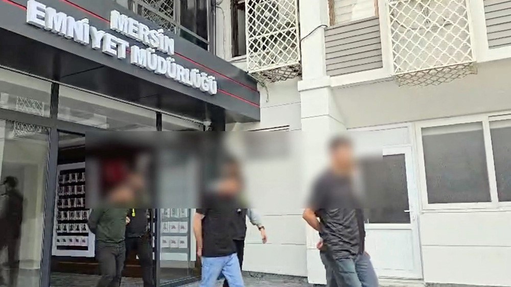 Dolandırıcıların aldığı 18 milyonluk altın ve para ele geçti: 28 tutuklama 6 dolandiricilarin aldigi 18 milyonluk altin ve para ele gecti 28 tutuklama 2 8vlg5h3D