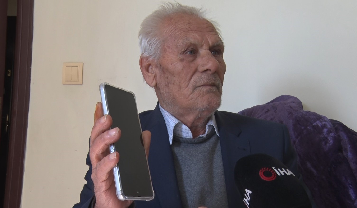 dolandiricilarin hedefi araba hayali kuran yasli cift oldu 1 PJOGdzIl