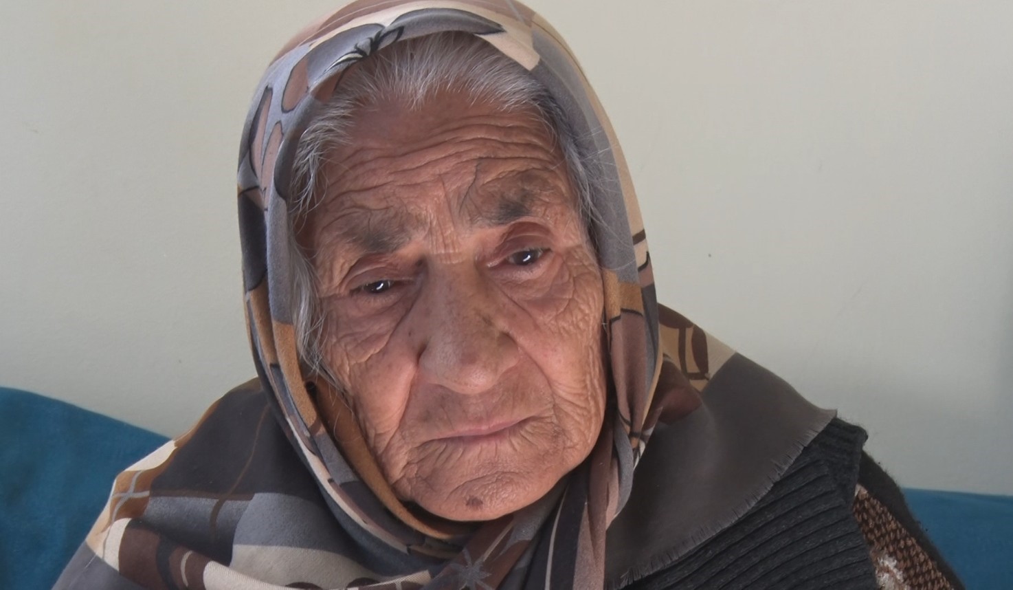 dolandiricilarin hedefi araba hayali kuran yasli cift oldu 4 gHpU4Suc