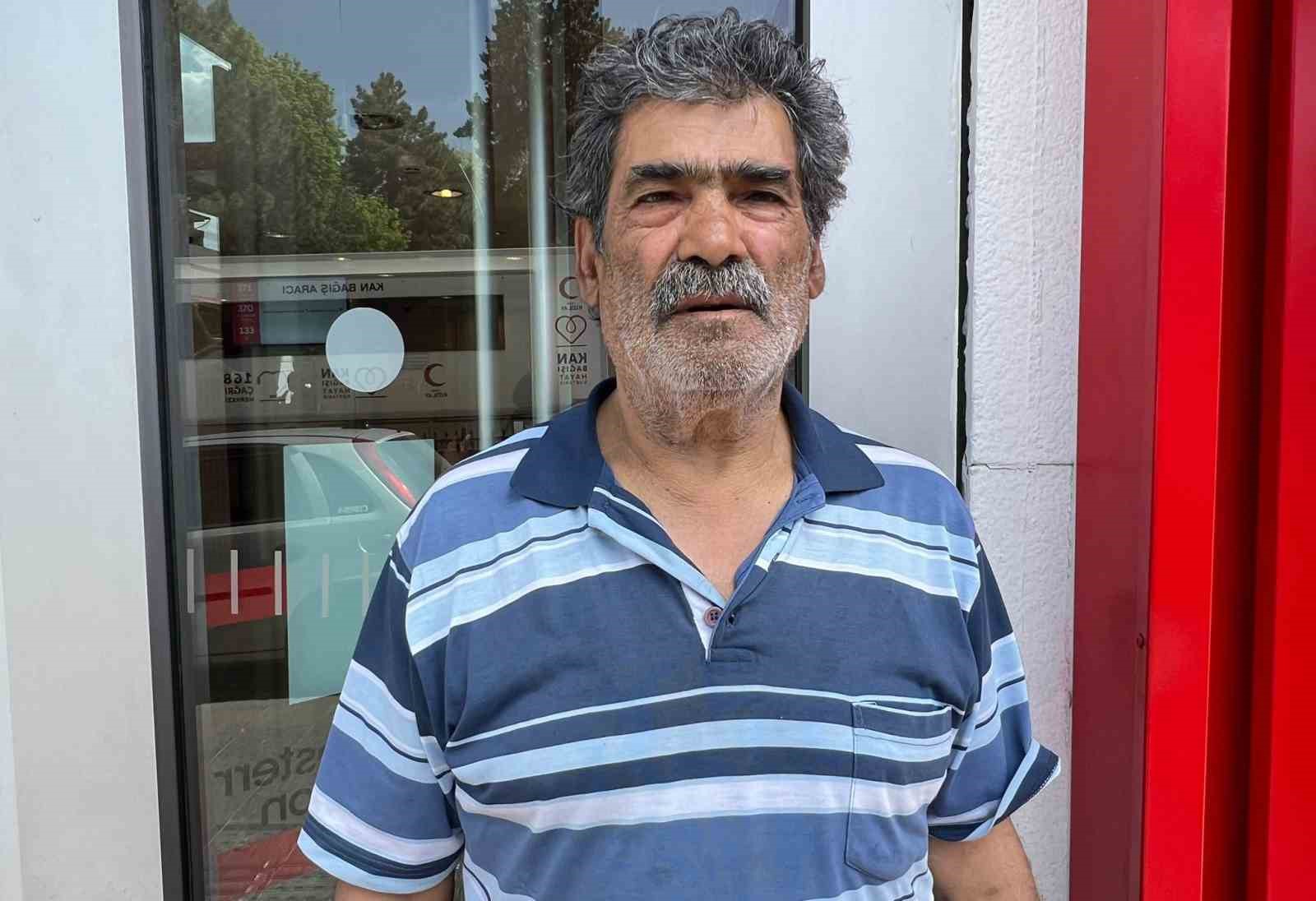dolandiricilarin hedefi olan yasli adam gercek polisleri gorunce ikna oldu 0 HmM2lJ9I
